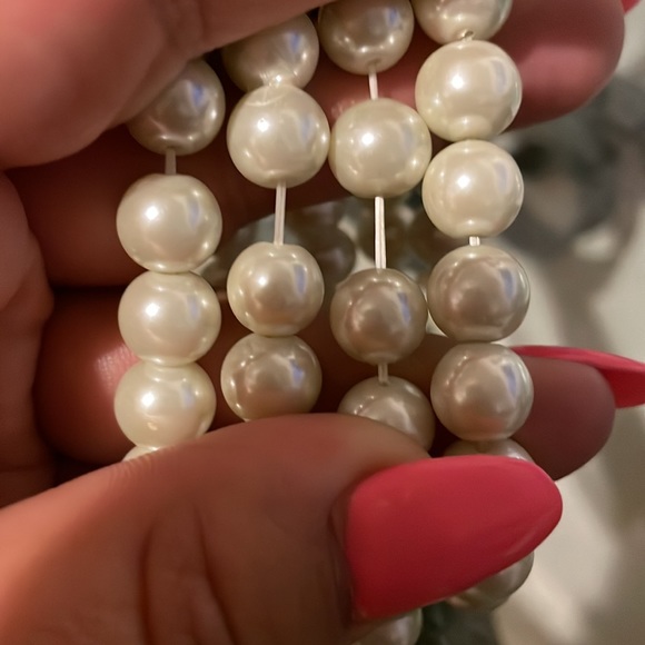 PEARLS AND PINK CRYSTALS FLOWER BRACELET. - Picture 8 of 9